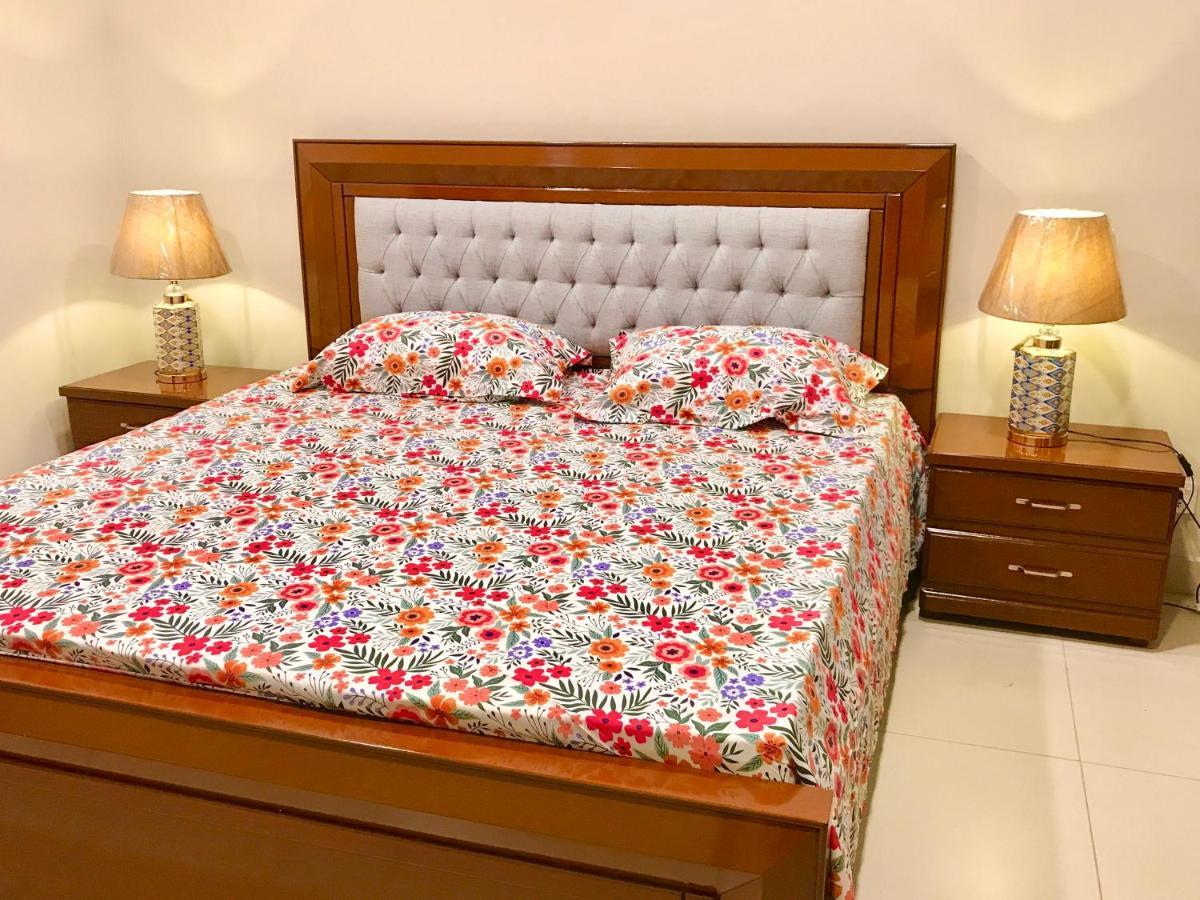 Atrium High Suite 2Bed Family Apartment Near Giga Mall Islamabad Exterior foto