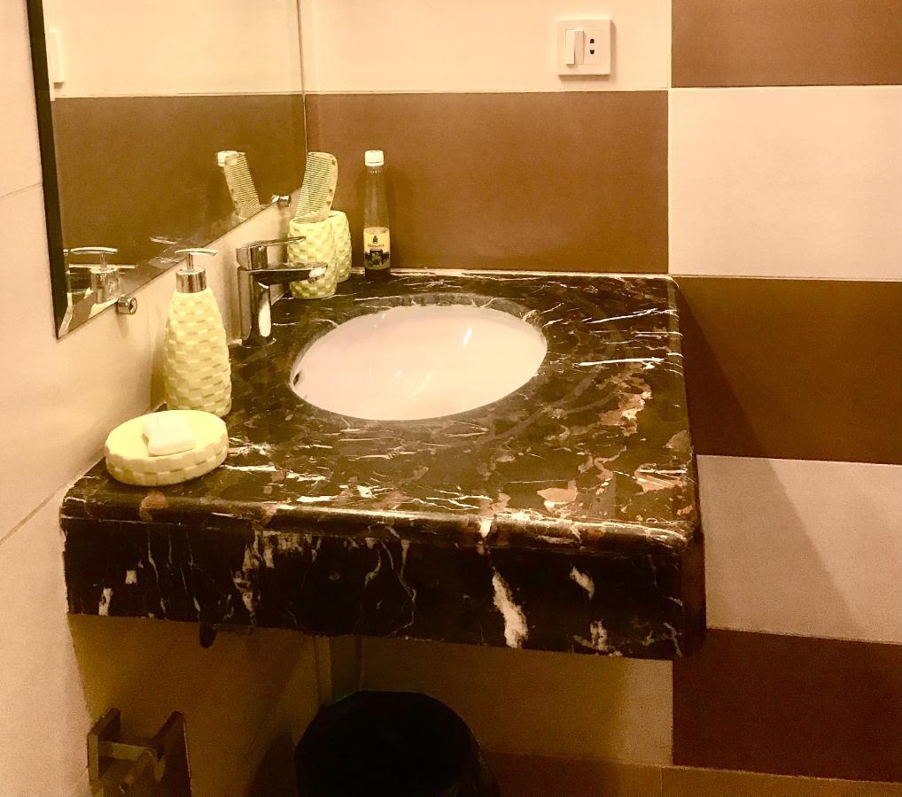 Atrium High Suite 2Bed Family Apartment Near Giga Mall Islamabad Exterior foto